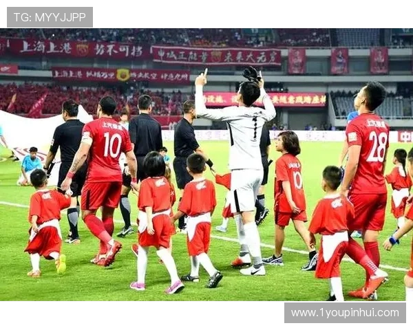 上海申花主场鏖战劲敌巅峰对决再燃申城绿茵激情 上海申花主场鏖战劲敌巅峰对决再燃申城绿茵激情