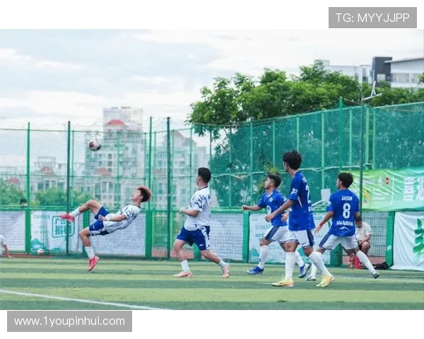 绿茵争锋激情燃烧展现团队荣耀与拼搏精神 绿茵争锋激情燃烧展现团队荣耀与拼搏精神