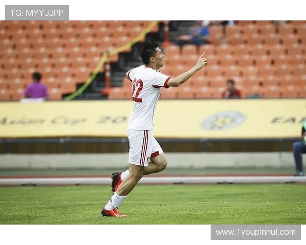 于大宝坚守绿茵场展现永不言弃精神谱写中国足球励志篇章