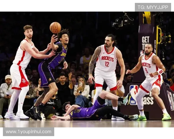 湖人激战对手全场鏖战展现团队凝聚力与巨星关键时刻担当